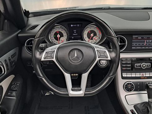 Used 2013 Mercedes-Benz SLK 250 w/ Premium I Pkg image 9