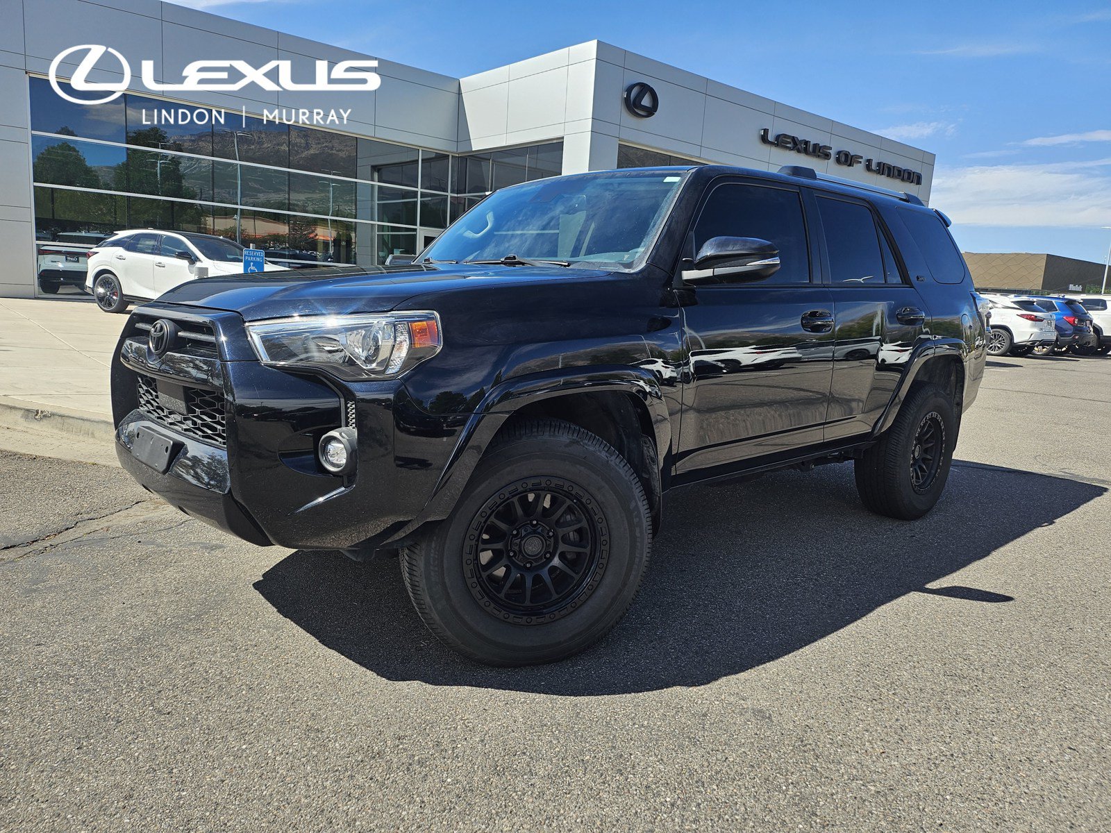 Used 2022 Toyota 4Runner SR5 Premium w/ Moonroof Package AWD/4WD image 1