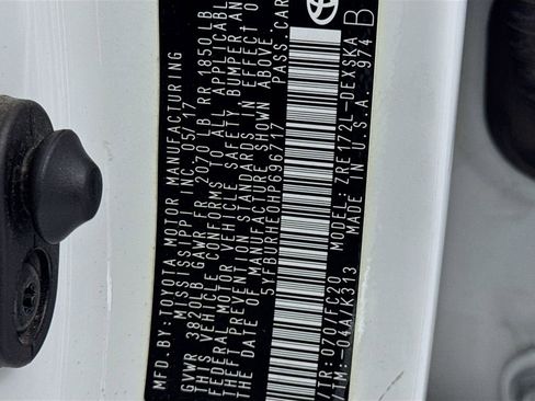 Used 2017 Toyota Corolla L image 39