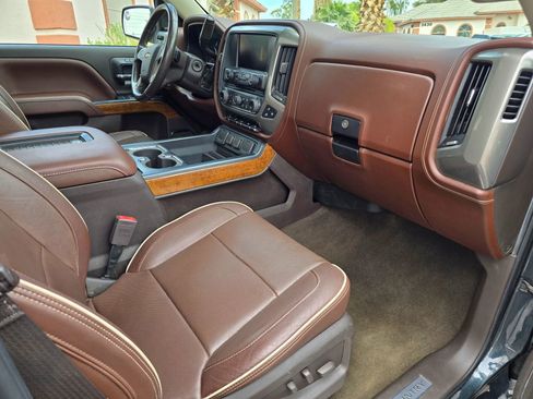 Used 2018 Chevrolet Silverado 1500 High Country RWD image 12