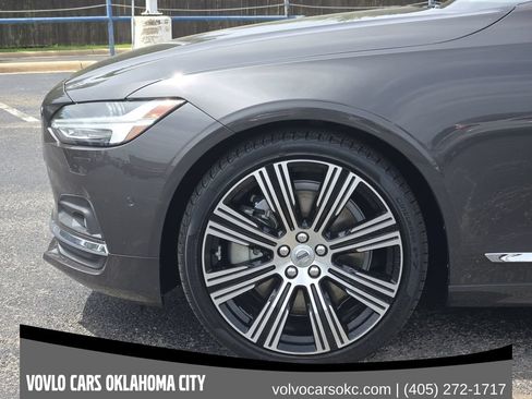 Certified 2023 Volvo S90 B6 Ultimate w/ Protection Package Premier AWD/4WD image 9