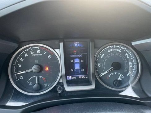 Used 2020 Toyota Tacoma SR5 AWD/4WD image 13