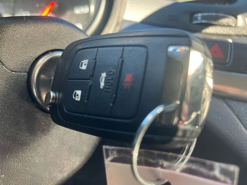 Used 2017 Chevrolet Impala LT image 22