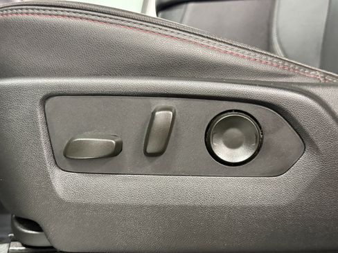 Used 2024 Chevrolet Suburban RST w/ Luxury Package image 32