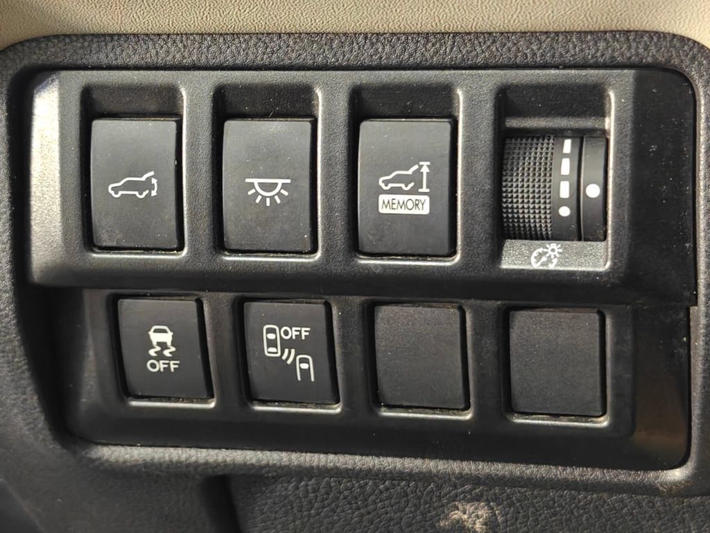 Used 2022 Subaru Ascent Limited w/ Technology Package AWD/4WD image 10