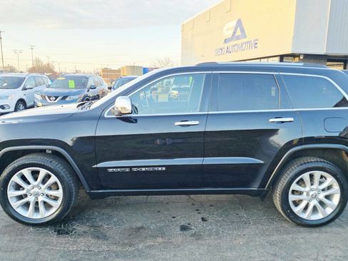 Used 2017 Jeep Grand Cherokee Limited w/ Luxury Group II image 3
