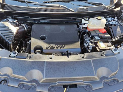 Used 2023 Chevrolet Traverse LT image 15