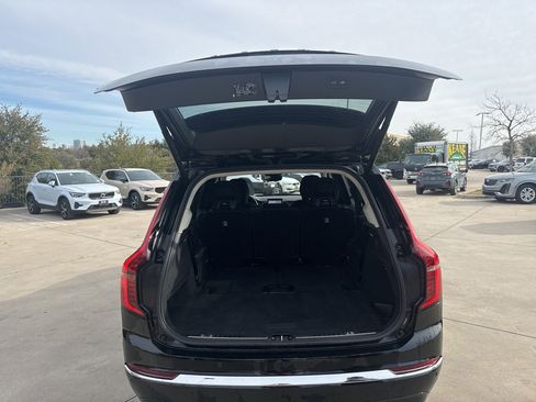 Certified 2025 Volvo XC90 B6 Plus image 7