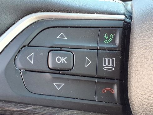 Used 2023 Jeep Grand Cherokee Limited w/ Black Appearance Package image 15