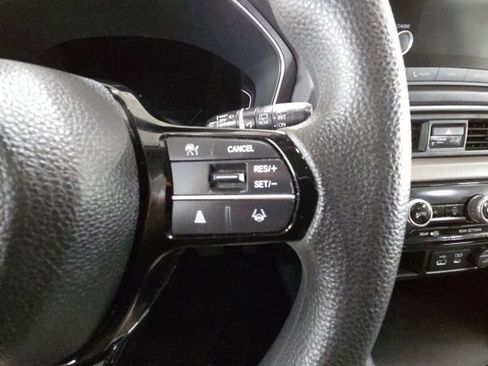 Used 2023 Honda Pilot LX image 24