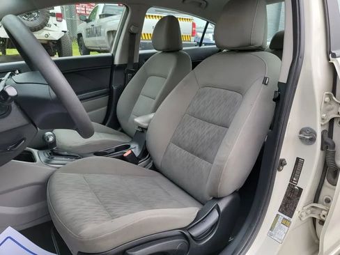 Used 2015 Kia Forte LX FWD image 9