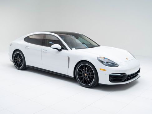 Certified 2023 Porsche Panamera Platinum Edition image 7