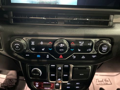 Used 2025 Jeep Wrangler Unlimited Sport S 4xe image 19