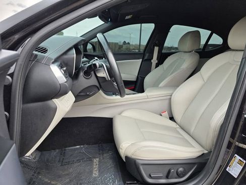 Used 2023 Genesis G70 2.0T image 13