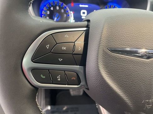 New 2026 Chrysler Pacifica Select image 16