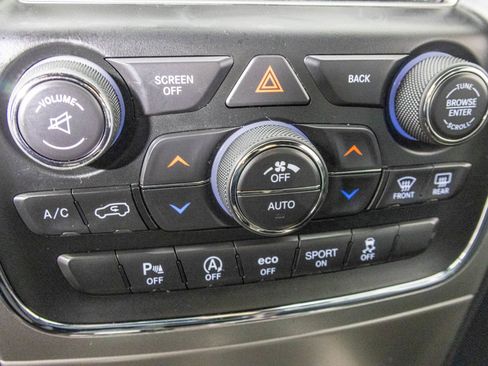 Used 2017 Jeep Grand Cherokee Altitude image 29