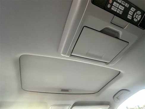 Used 2018 Honda Pilot Touring image 30