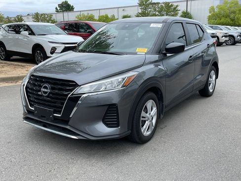 Used 2024 Nissan Kicks S FWD image 3