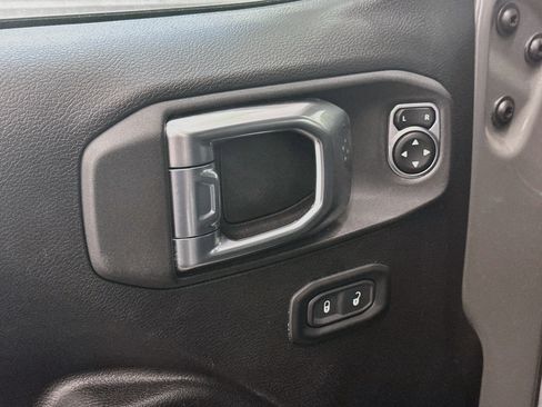 Used 2023 Jeep Wrangler Unlimited w/ Cold Weather Group AWD/4WD image 15