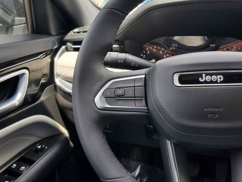 Used 2023 Jeep Compass Limited AWD/4WD image 12