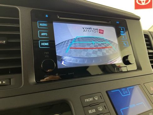 Used 2016 Toyota Sienna SE image 13