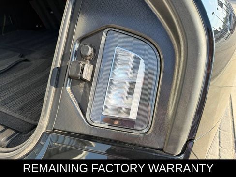 Used 2024 BMW iX xDrive50 w/ Premium Package AWD/4WD image 10