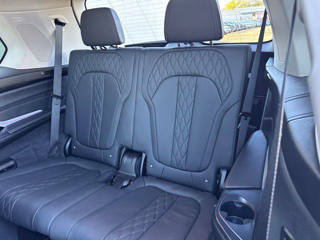Used 2024 BMW X7 xDrive40i w/ Premium Package AWD/4WD image 21