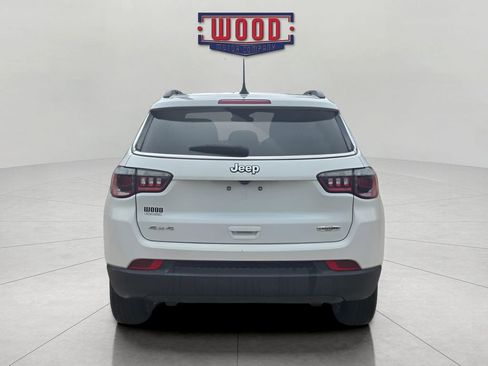 Used 2024 Jeep Compass Latitude image 3