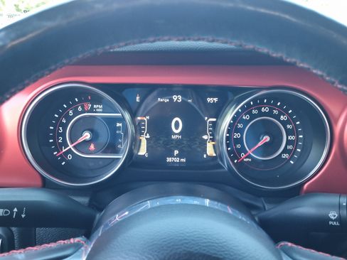 Used 2022 Jeep Gladiator Rubicon w/ Cold Weather Group AWD/4WD image 26