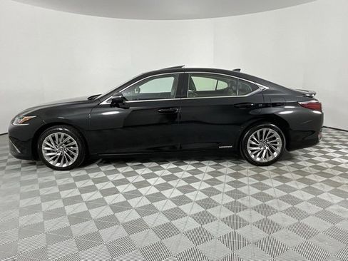 Used 2019 Lexus ES 300h w/ Luxury Package image 8