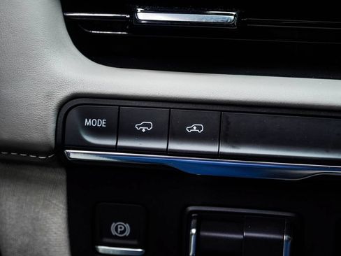 Used 2024 Cadillac Escalade Premium Luxury Platinum RWD image 45