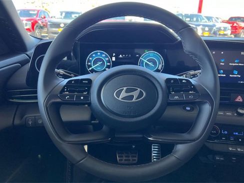 New 2025 Hyundai Elantra SEL image 23