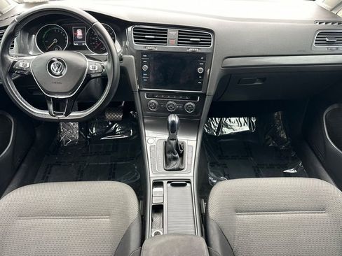 Used 2019 Volkswagen e-Golf SE image 10