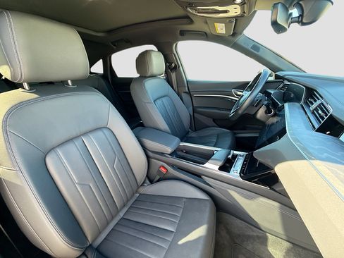 Certified 2024 Audi Q8 e-tron Premium Plus w/ Premium Plus Package image 15