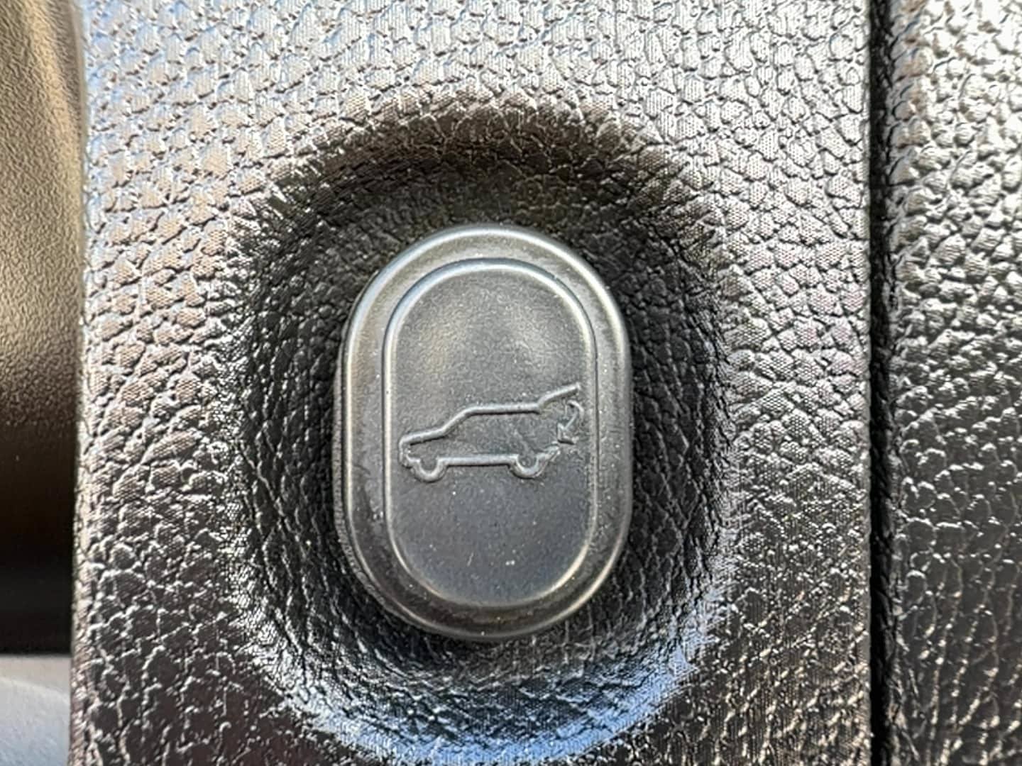 Used 2019 Cadillac Escalade Premium Luxury AWD/4WD image 31
