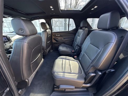 Used 2023 Chevrolet Traverse LT w/ LT Premium Package image 21