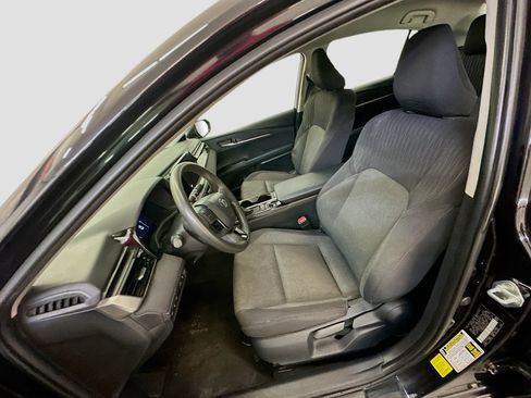 Used 2025 Toyota Camry LE FWD image 13