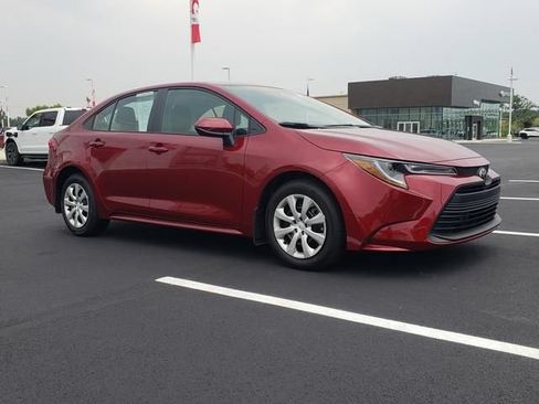 Used 2026 Toyota Corolla LE FWD image 3