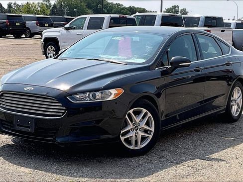 Used 2013 Ford Fusion SE FWD image 2