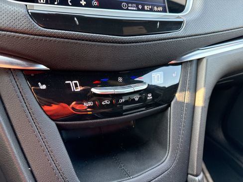 Used 2025 Cadillac XT6 Luxury FWD image 17