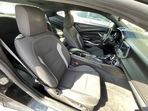 Used 2016 Chevrolet Camaro LT image 18