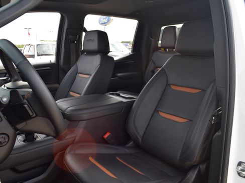 Used 2025 GMC Sierra 1500 AT4 w/ AT4 Premium Package AWD/4WD image 16