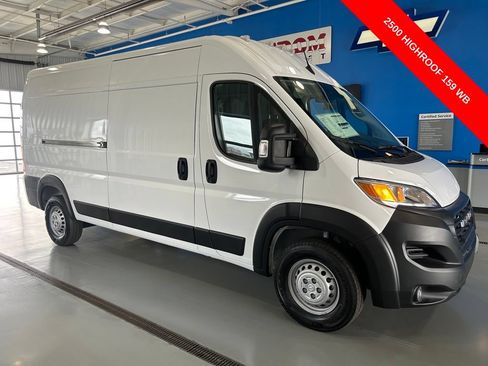 New 2025 RAM ProMaster 2500 w/ Convenience Group FWD image 1