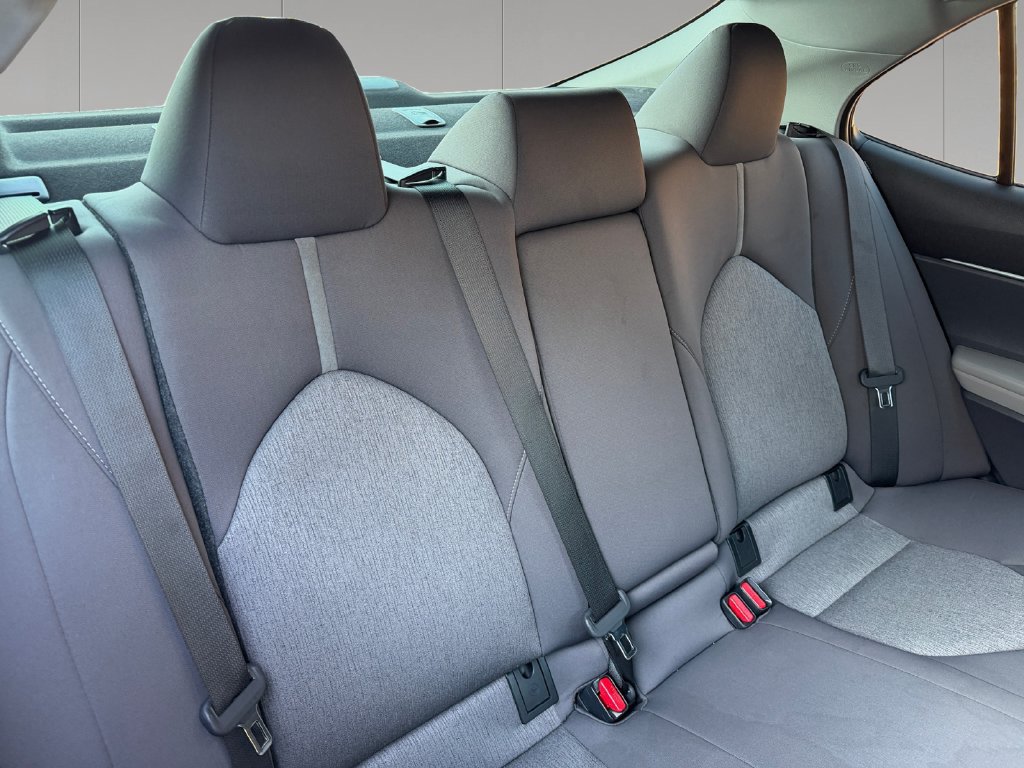 Used 2022 Toyota Camry LE FWD image 19