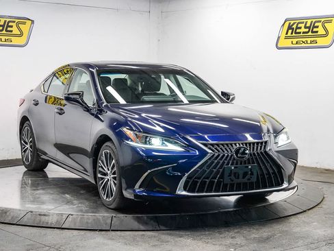 Used 2024 Lexus ES 300h w/ Premium Package FWD image 5