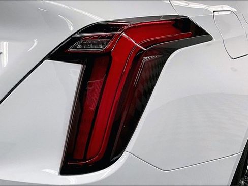 Used 2025 Cadillac CT4 Premium Luxury image 34