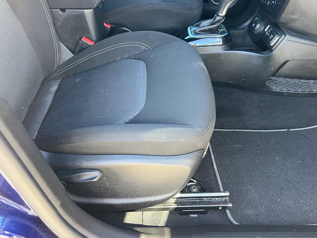 Used 2021 Jeep Renegade Latitude w/ Luxury Group II AWD/4WD image 16