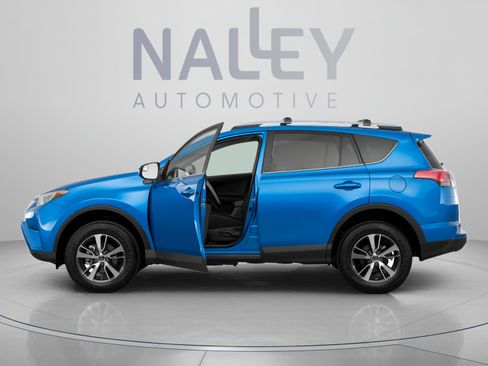 Used 2018 Toyota RAV4 XLE FWD image 6