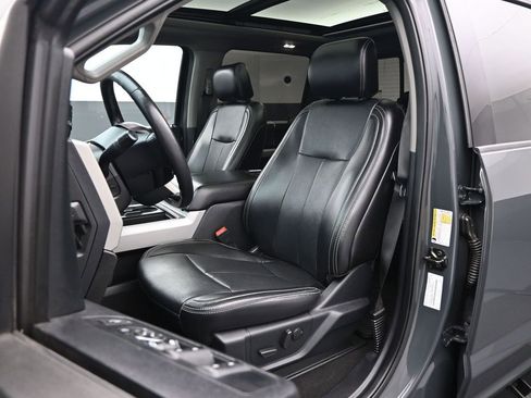 Used 2021 Ford F250 Lariat image 7