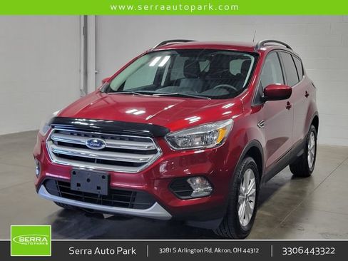 Used 2018 Ford Escape SE w/ SE Sync 3 Package AWD/4WD image 1